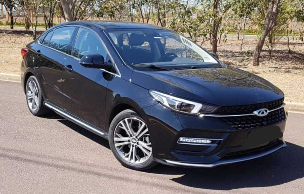 Aluguel de Veículo de Luxo Chery Arrizo 6